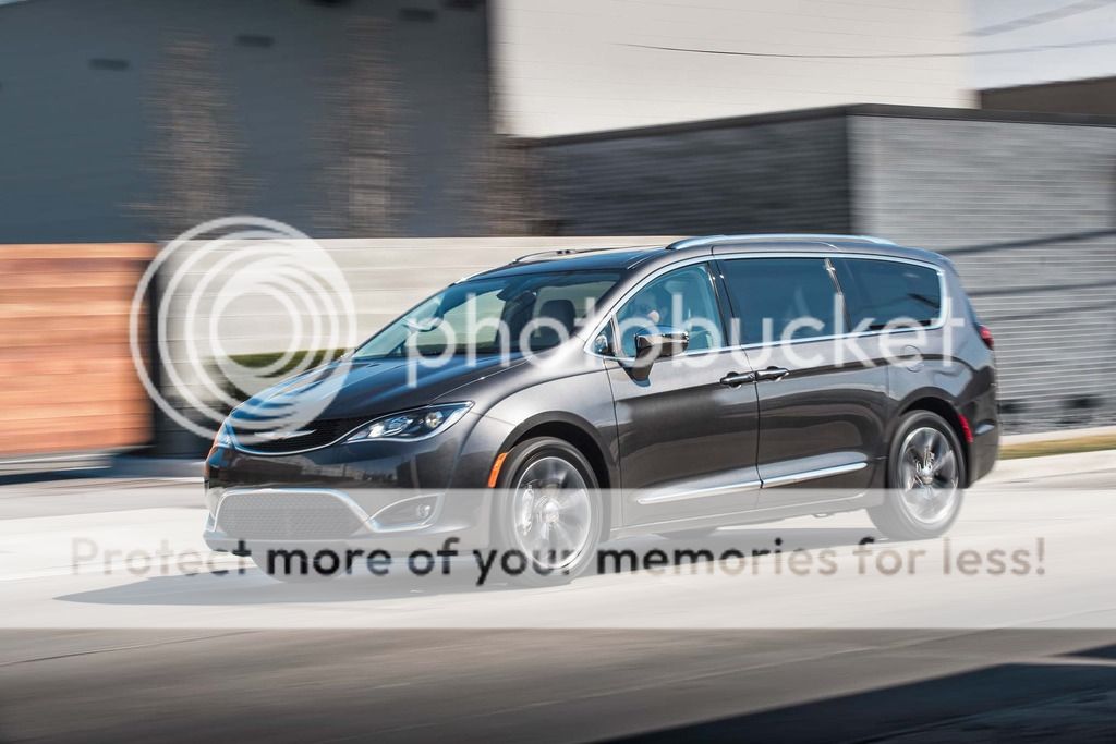 [Image: 2017-Chrysler-Pacifica-front-three-quart...motion.jpg]