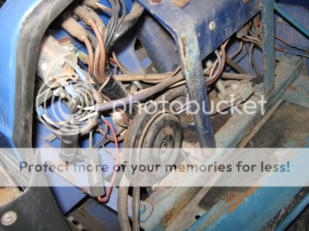 NUFFIELD TRACTOR BATTERY BRACKET